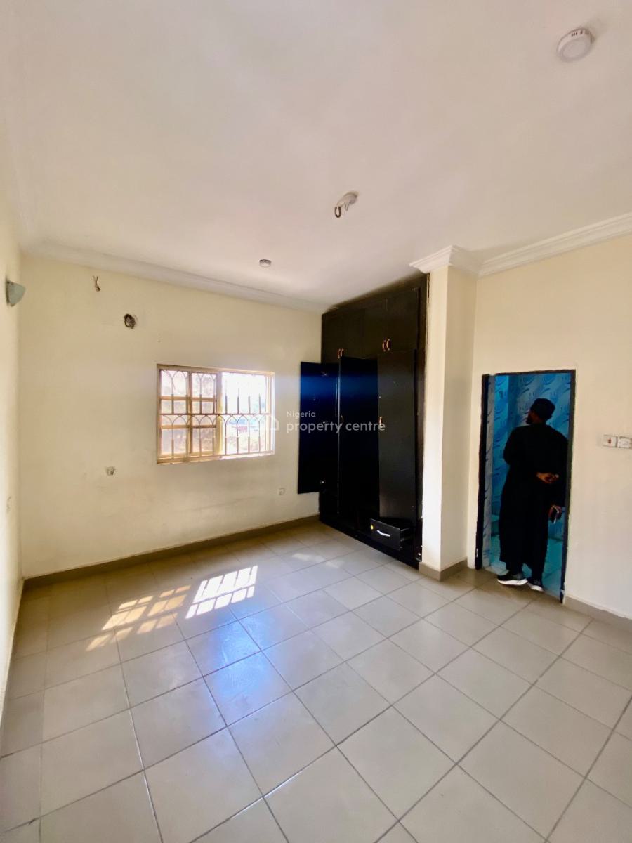 Newly Vacated and Spacious 2 Bedroom Apartment, Ebiano Supermarket, Gaduwa, Abuja, Flat / Apartment for Rent
