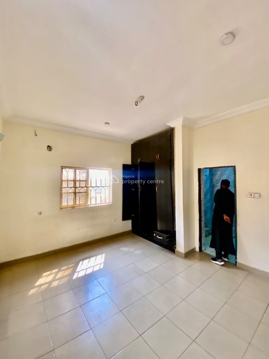 Newly Vacated and Spacious 2 Bedroom Apartment, Ebiano Supermarket, Gaduwa, Abuja, Flat / Apartment for Rent