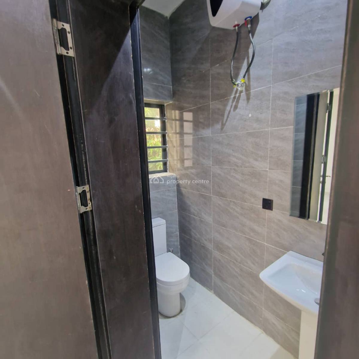 Fully Serviced 3 Bedrooms Flat with a Room Bq, Lekki Phase 1, Lekki, Lagos, Flat / Apartment for Rent