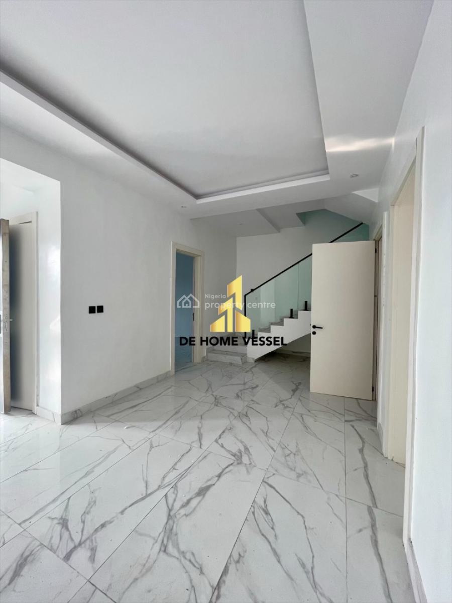 Gorgeously Built 5 Bedroom Terrace Duplex with Private Compound️, Lekki, Lagos, Terraced Duplex for Sale