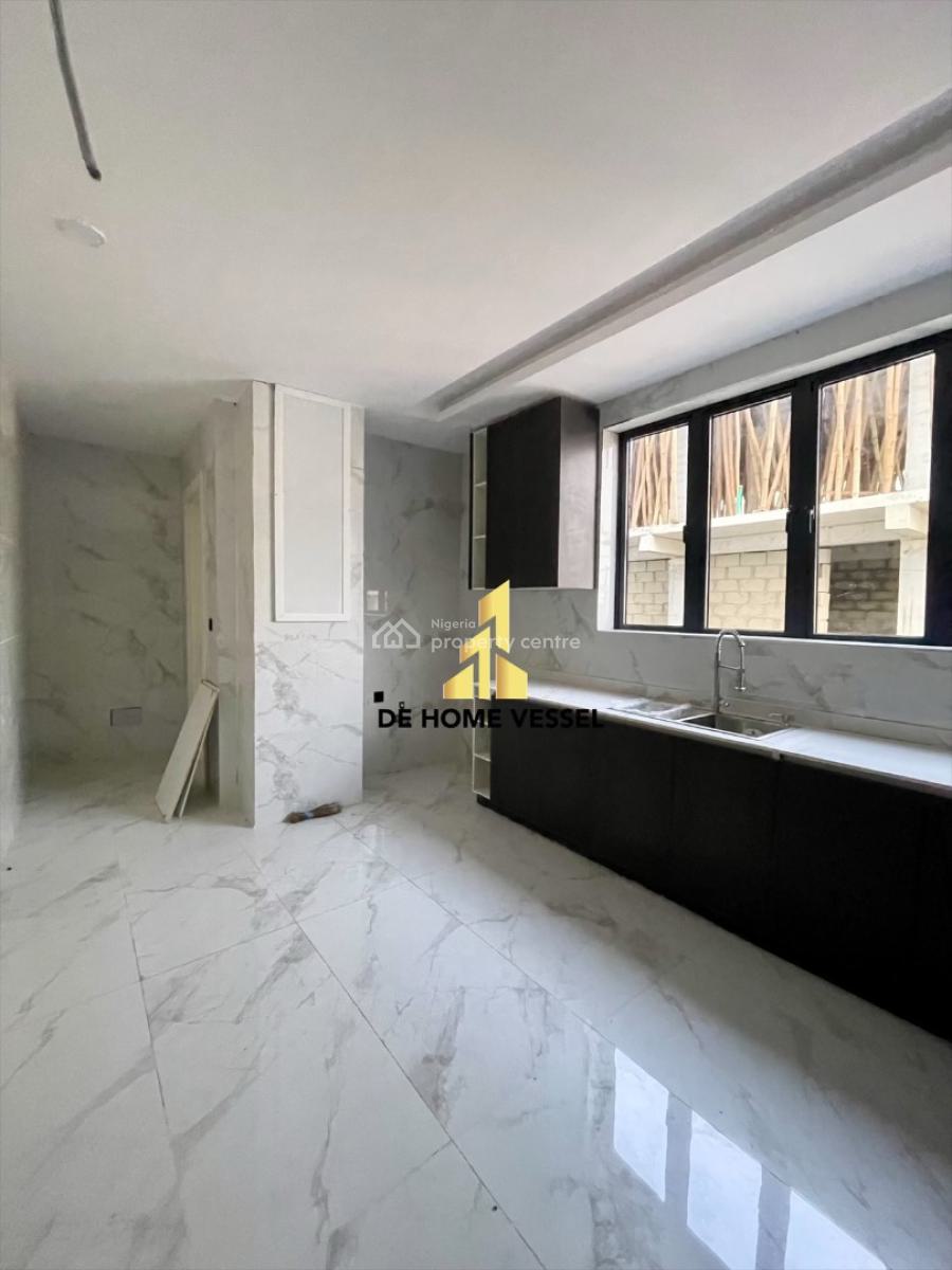 Gorgeously Built 5 Bedroom Terrace Duplex with Private Compound️, Lekki, Lagos, Terraced Duplex for Sale