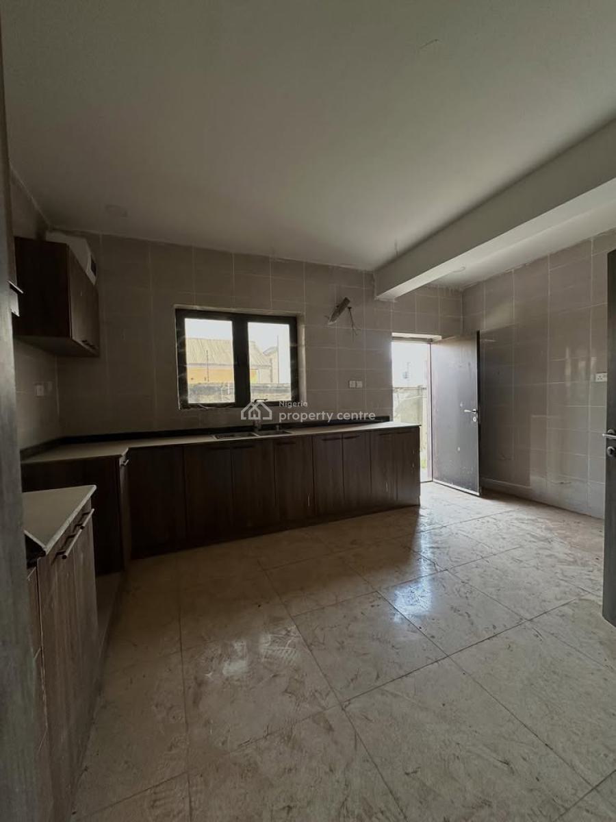 Pristine 4bedroom Terrace with 2 Living Room and a Bq, Kado, Abuja, Terraced Duplex for Sale