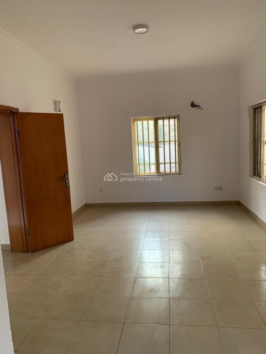 Neatly Finished Luxury 2 Bedroom (downstairs), Lekki Phase 1, Lekki, Lagos, Flat / Apartment for Rent