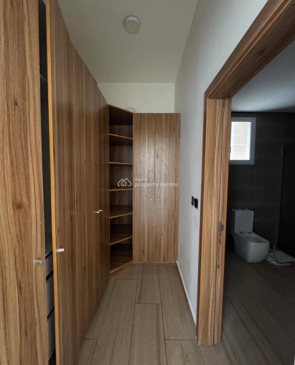 New and Well-finished 3 Bedroom En-suite Flat with Fitted Kitchen/pantery, Victoria Island (vi), Lagos, Flat / Apartment for Sale