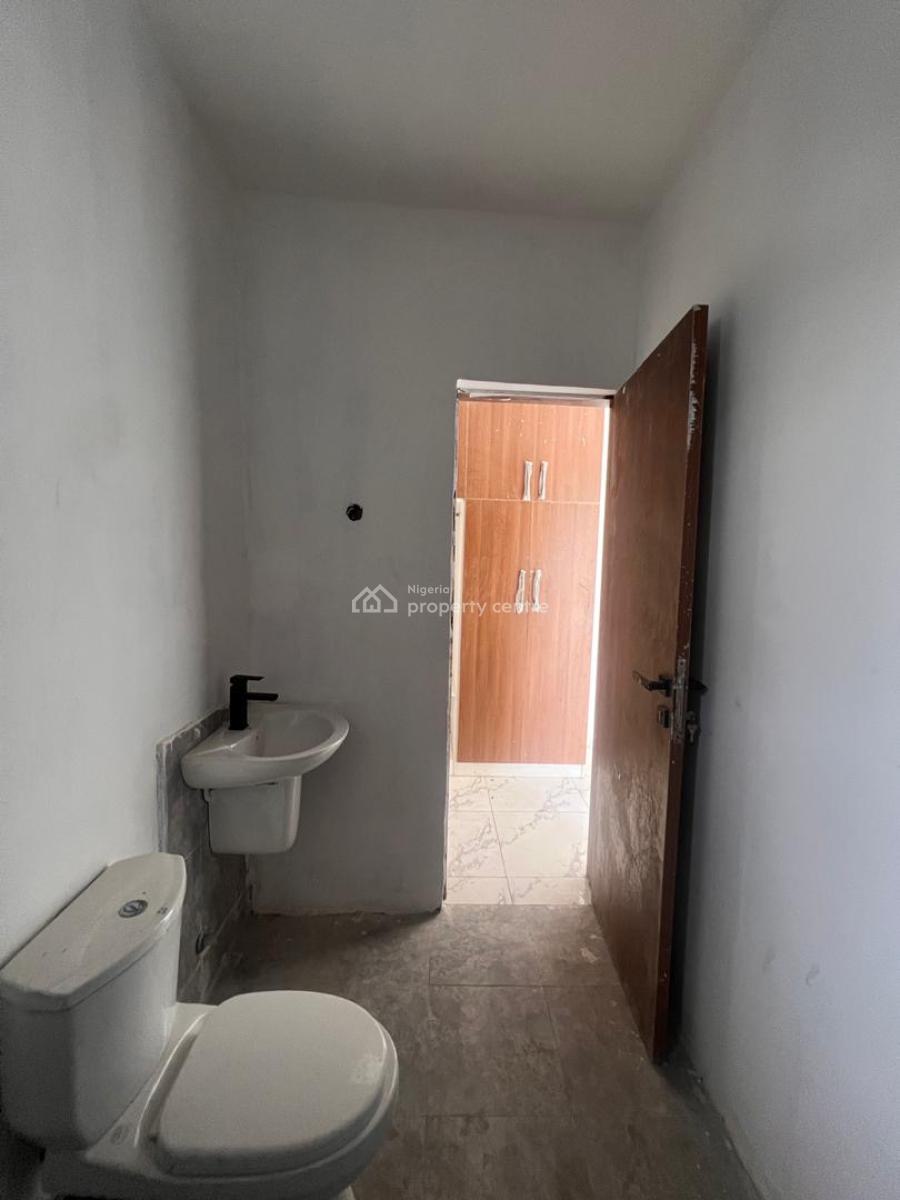 2 Bedroom with Swimming Pool and Elevator in a Serene Environment, Ikate, Lekki, Lagos, Block of Flats for Sale