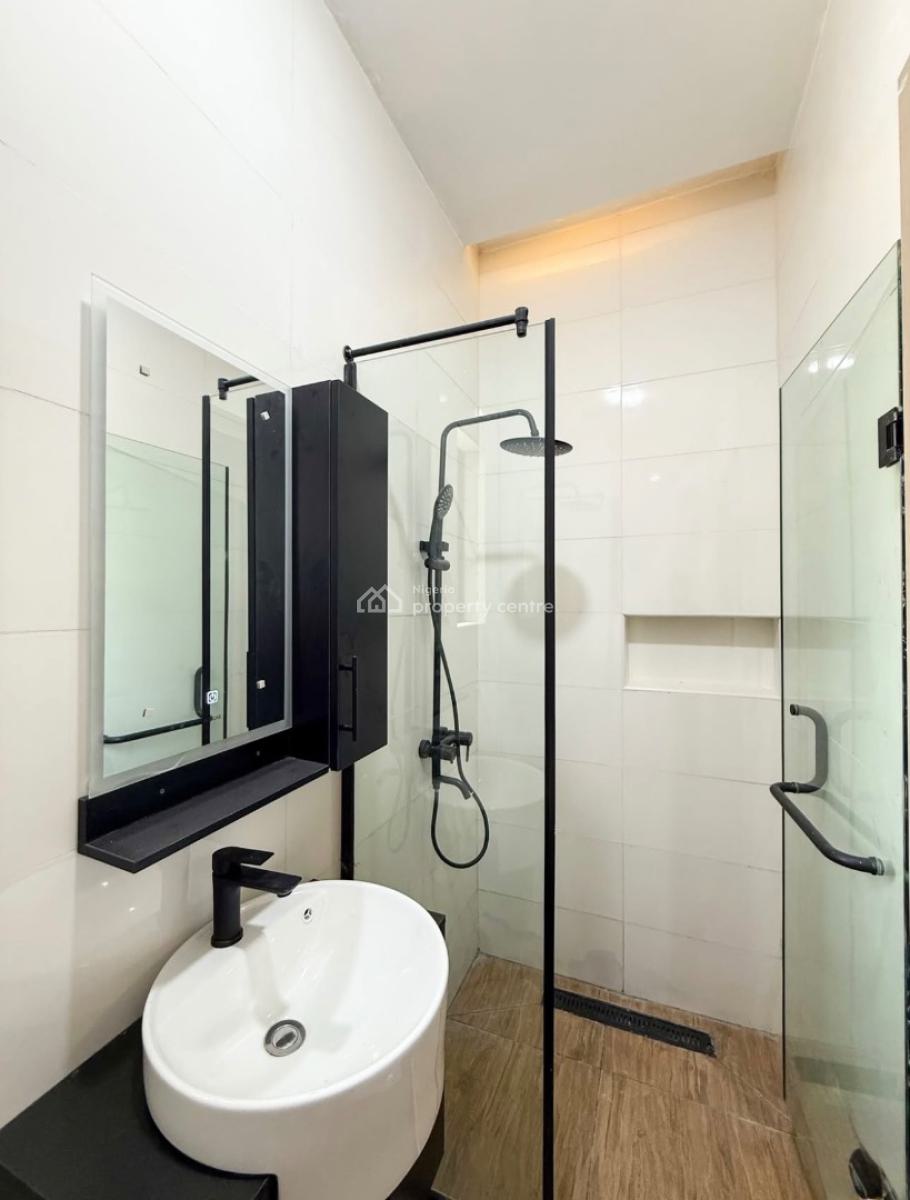 Newly Built 3 Bedroom Apartment, Lekki Phase 1, Lekki, Lagos, Flat / Apartment for Sale