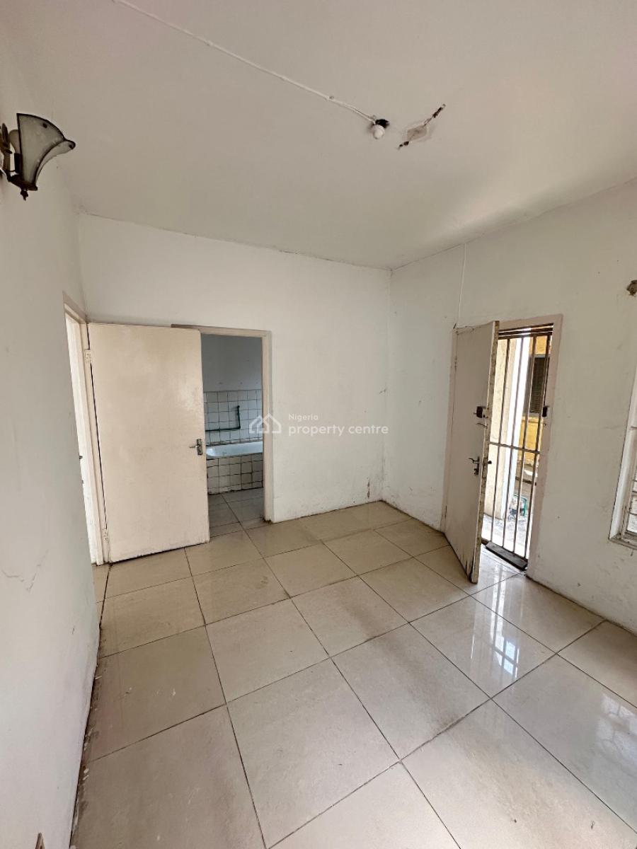 5 Bedroom Duplex with 2 Rooms Bq on a 390sqm Land, Off Awolowo Road, Ikoyi, Lagos, Detached Duplex for Sale