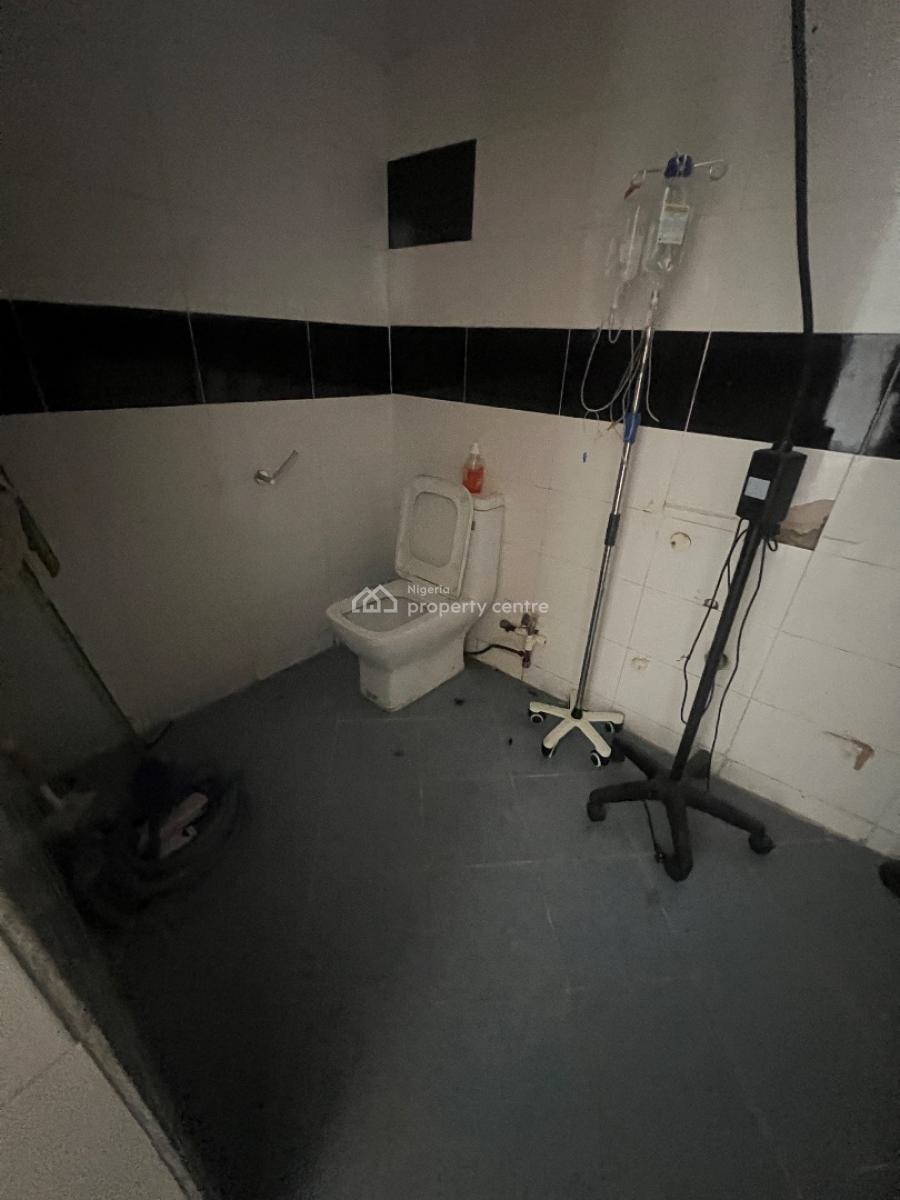 Shop Space Ground Floor Facing Road, Emmanuel Abimbola Cole, Lekki Phase 1, Lekki, Lagos, Shop for Rent