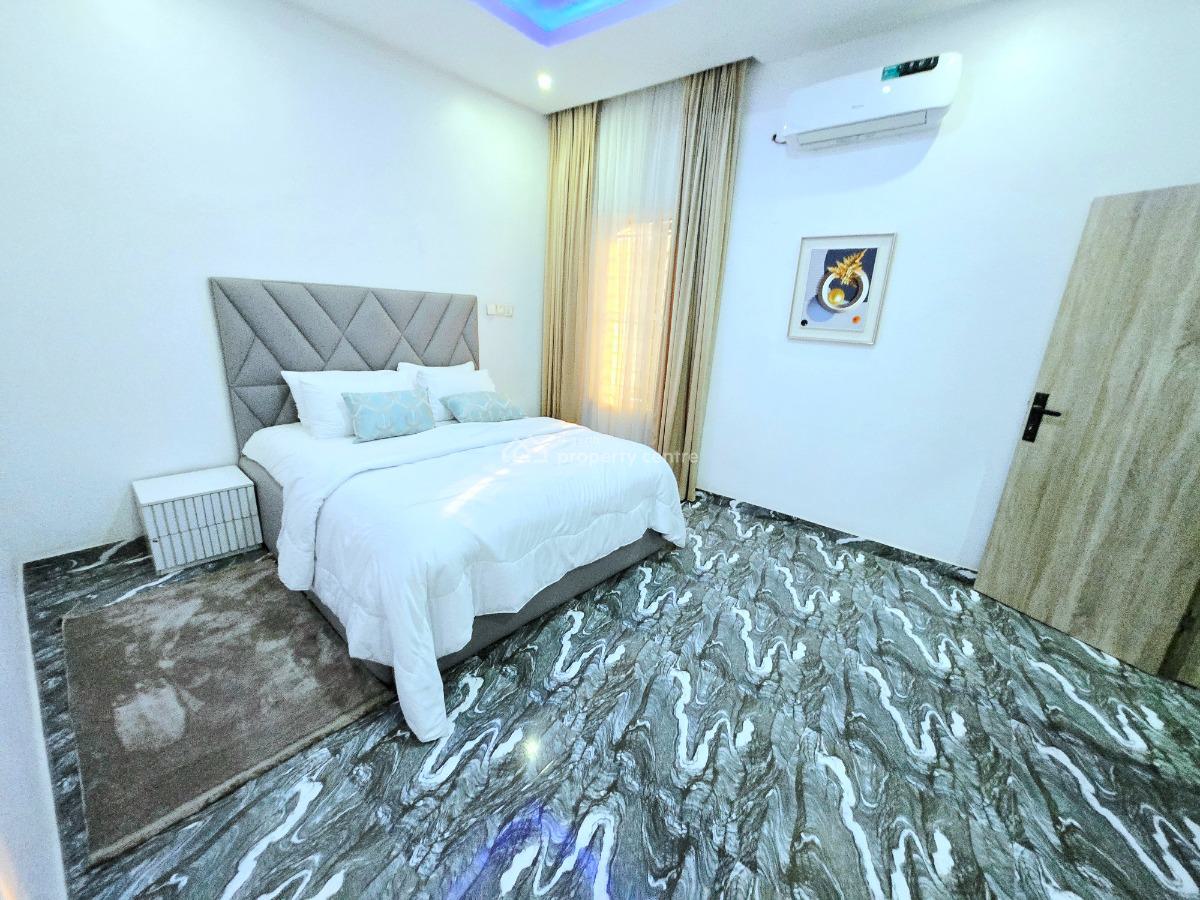 Mini Estate, Chevron Drive, Lekki, Lagos, Block of Flats for Sale