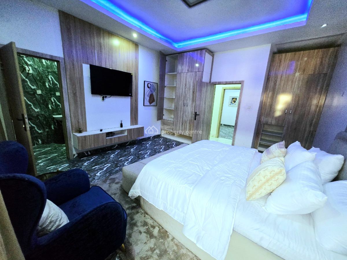 Mini Estate, Chevron Drive, Lekki, Lagos, Block of Flats for Sale