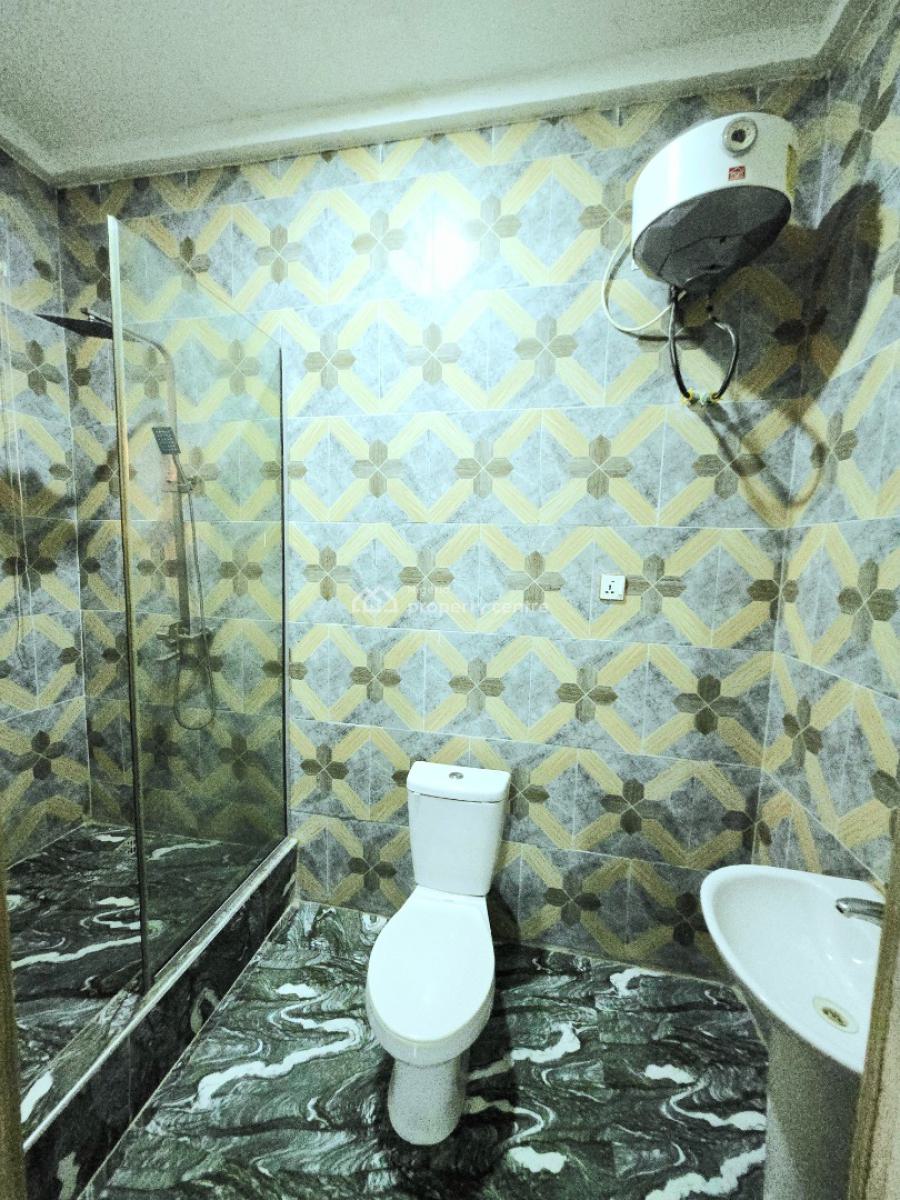 Mini Estate, Chevron Drive, Lekki, Lagos, Block of Flats for Sale