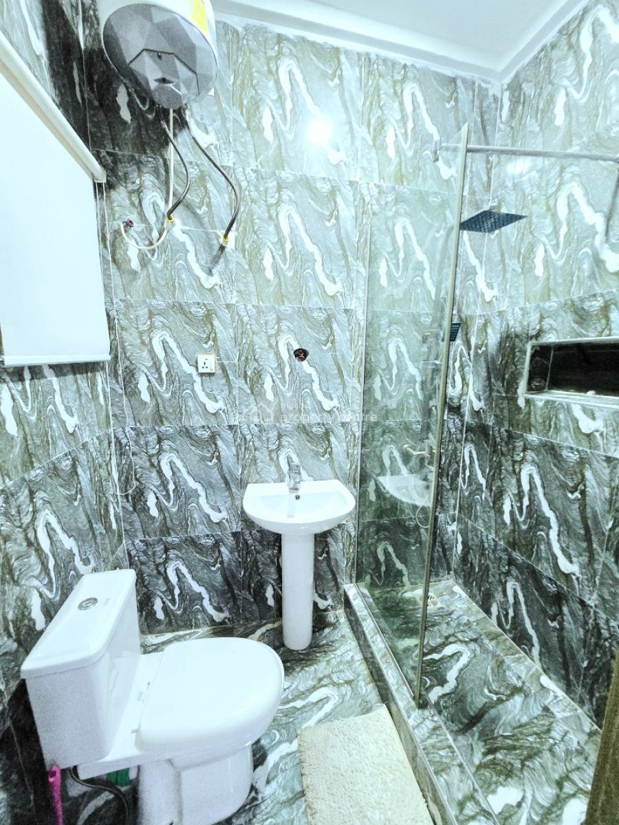 Mini Estate, Chevron Drive, Lekki, Lagos, Block of Flats for Sale