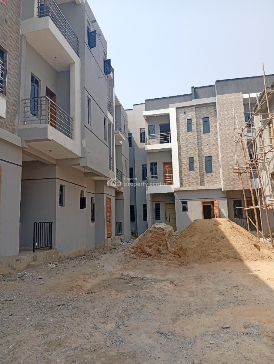 Luxury 3 Bedrooms Flat, Off Ogombo Road, Lekki Phase 2, Lekki, Lagos, Flat / Apartment for Sale