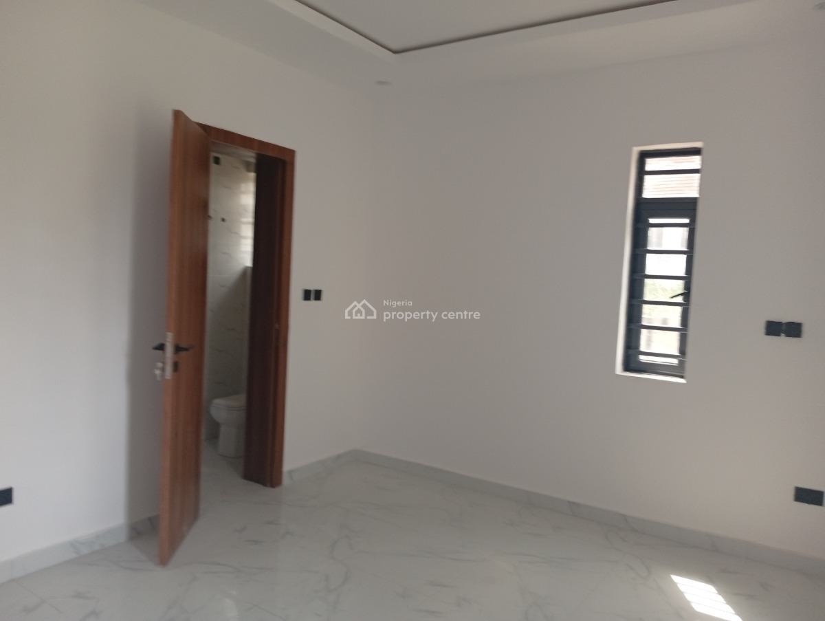 Luxury 3 Bedrooms Flat, Off Ogombo Road, Lekki Phase 2, Lekki, Lagos, Flat / Apartment for Sale