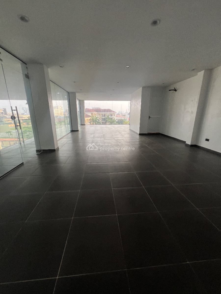 127sqm of Shop Space on Admiralty Way Upstairs, Admiralty Way Lekki Phase 1, Lekki Phase 1, Lekki, Lagos, Shop for Rent