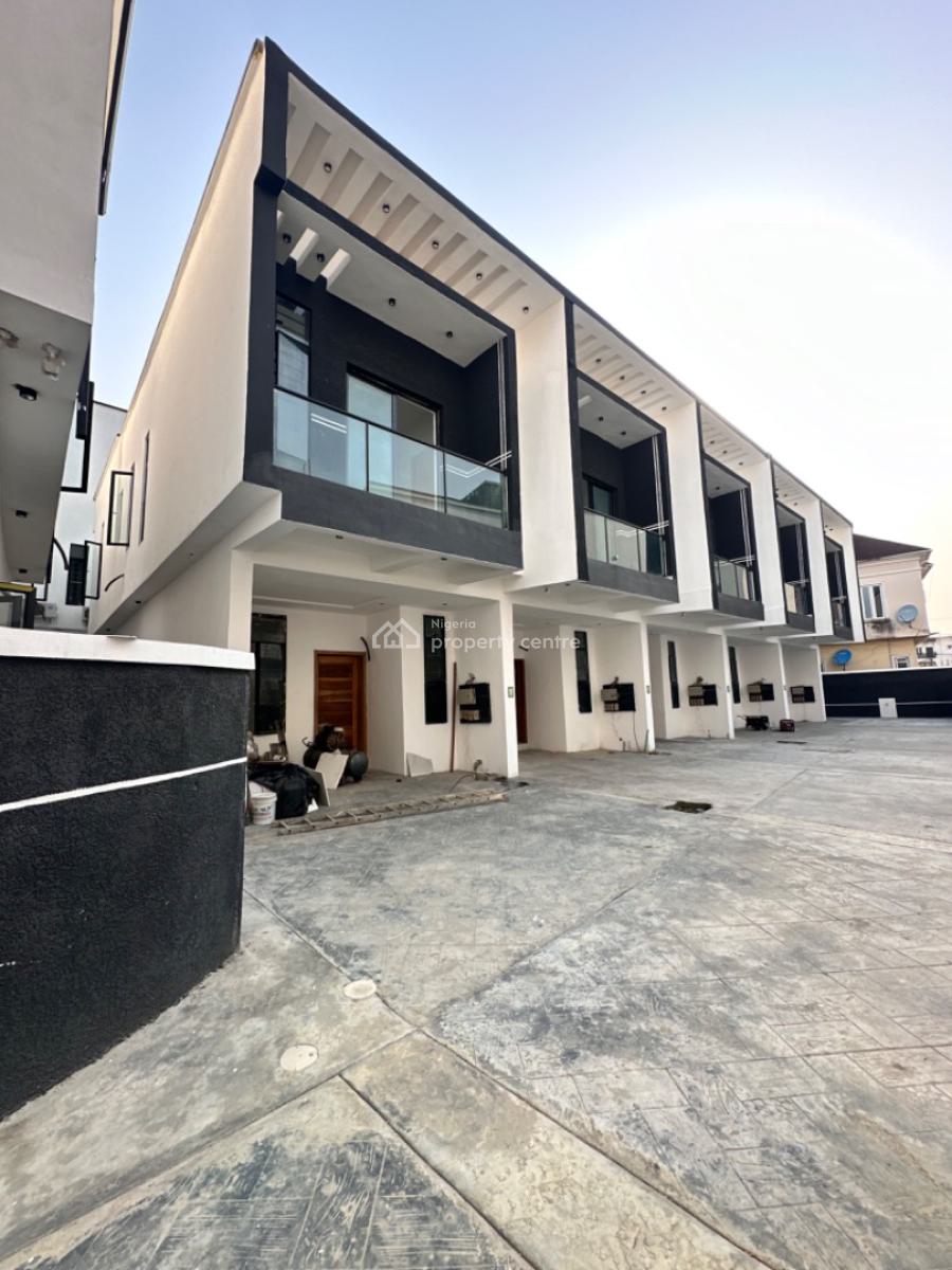 Clean 3 Bedroom Duplex, Chevron Side, Lekki, Lagos, Terraced Duplex for Sale