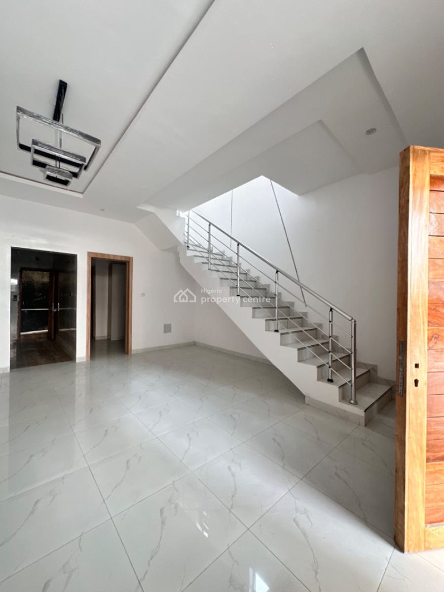 Clean 3 Bedroom Duplex, Chevron Side, Lekki, Lagos, Terraced Duplex for Sale