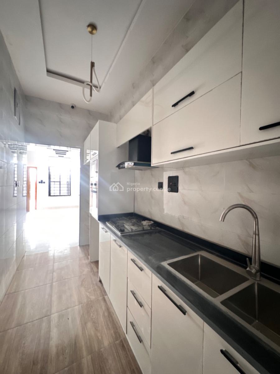 Clean 3 Bedroom Duplex, Chevron Side, Lekki, Lagos, Terraced Duplex for Sale