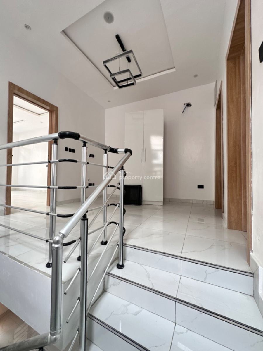 Clean 3 Bedroom Duplex, Chevron Side, Lekki, Lagos, Terraced Duplex for Sale