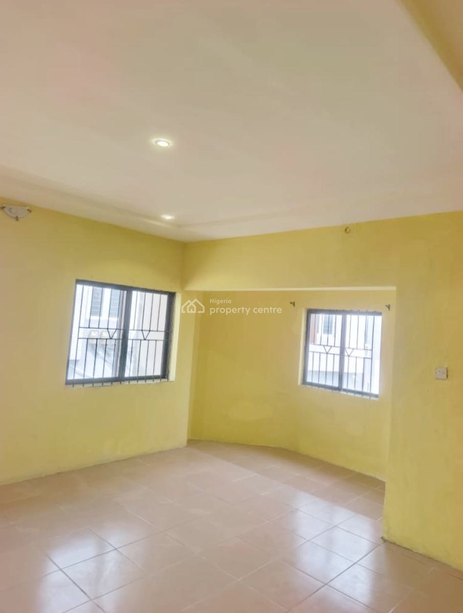 Luxury & Well Renovated 4 Bedroom Apartment, Omole Phase 1, Ikeja, Lagos, Flat / Apartment for Rent