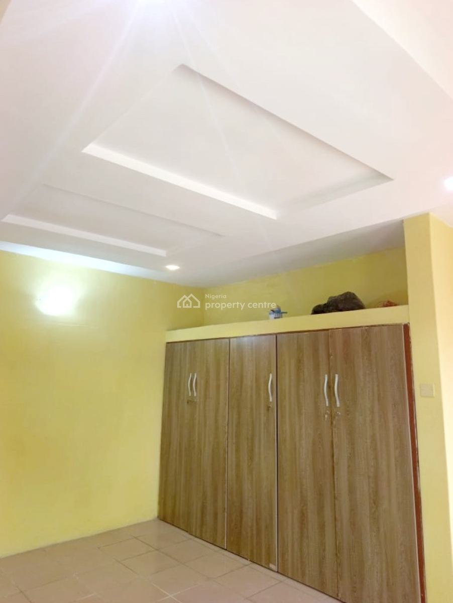 Luxury & Well Renovated 4 Bedroom Apartment, Omole Phase 1, Ikeja, Lagos, Flat / Apartment for Rent