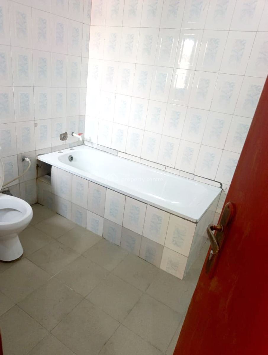 Luxury & Well Renovated 4 Bedroom Apartment, Omole Phase 1, Ikeja, Lagos, Flat / Apartment for Rent