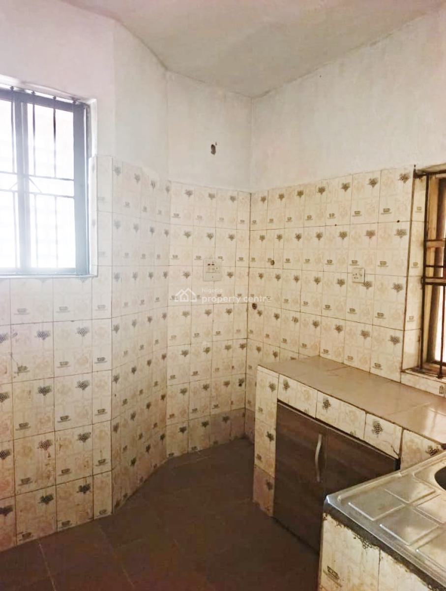 Luxury & Well Renovated 4 Bedroom Apartment, Omole Phase 1, Ikeja, Lagos, Flat / Apartment for Rent