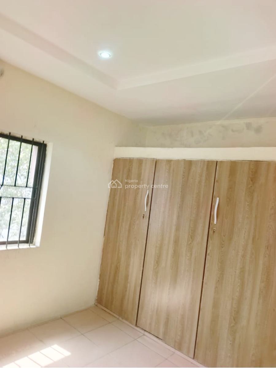 Luxury & Well Renovated 4 Bedroom Apartment, Omole Phase 1, Ikeja, Lagos, Flat / Apartment for Rent