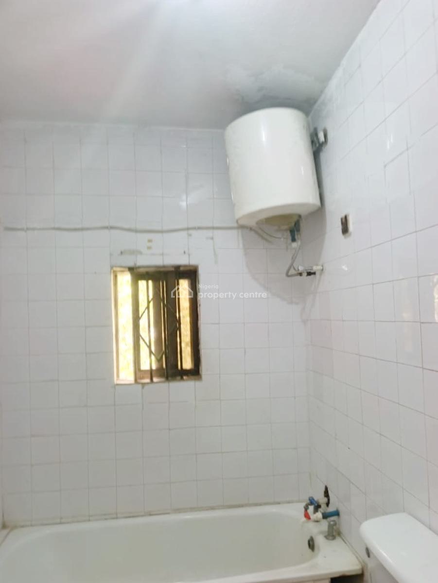 Luxury & Well Renovated 4 Bedroom Apartment, Omole Phase 1, Ikeja, Lagos, Flat / Apartment for Rent