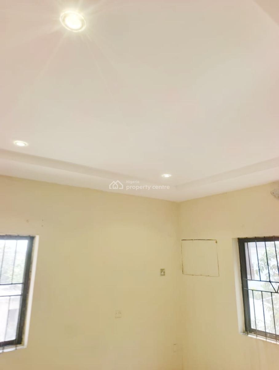 Luxury & Well Renovated 4 Bedroom Apartment, Omole Phase 1, Ikeja, Lagos, Flat / Apartment for Rent