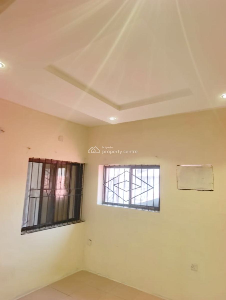 Luxury & Well Renovated 4 Bedroom Apartment, Omole Phase 1, Ikeja, Lagos, Flat / Apartment for Rent