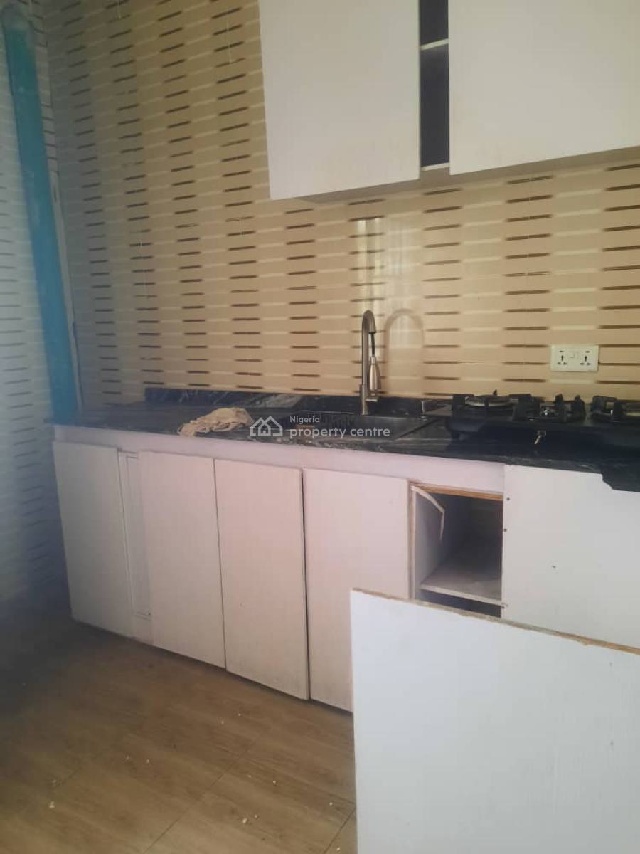 Spacious Service 2 Bedroom Flat Upstairs with Dedicated Staircase, Cyber Ville Estate, Ikate, Lekki, Lagos, Flat / Apartment for Rent