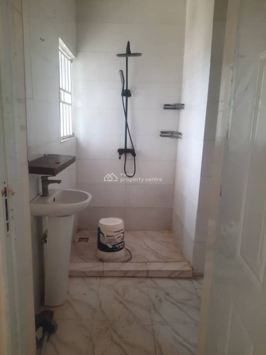 Spacious Service 2 Bedroom Flat Upstairs with Dedicated Staircase, Cyber Ville Estate, Ikate, Lekki, Lagos, Flat / Apartment for Rent