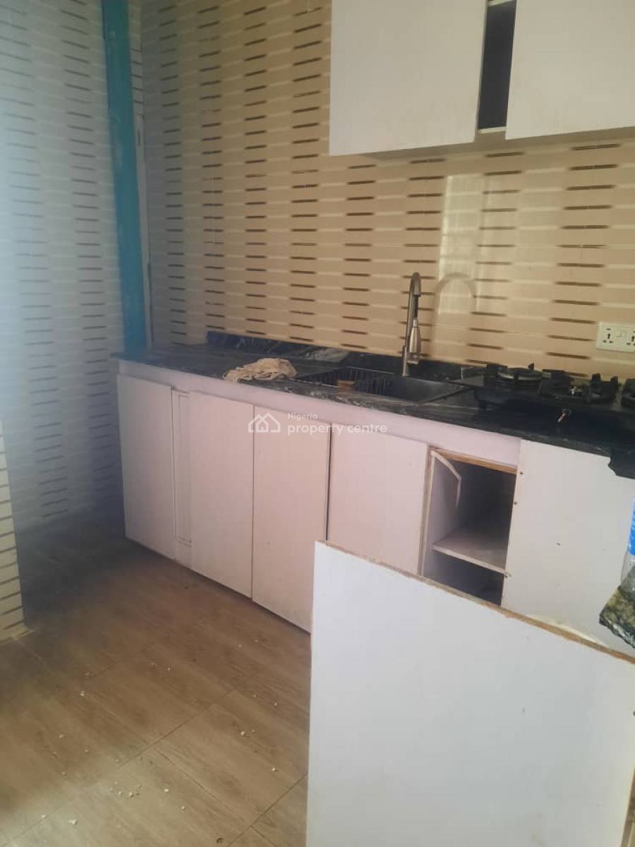 Spacious Service 2 Bedroom Flat Upstairs with Dedicated Staircase, Cyber Ville Estate, Ikate, Lekki, Lagos, Flat / Apartment for Rent