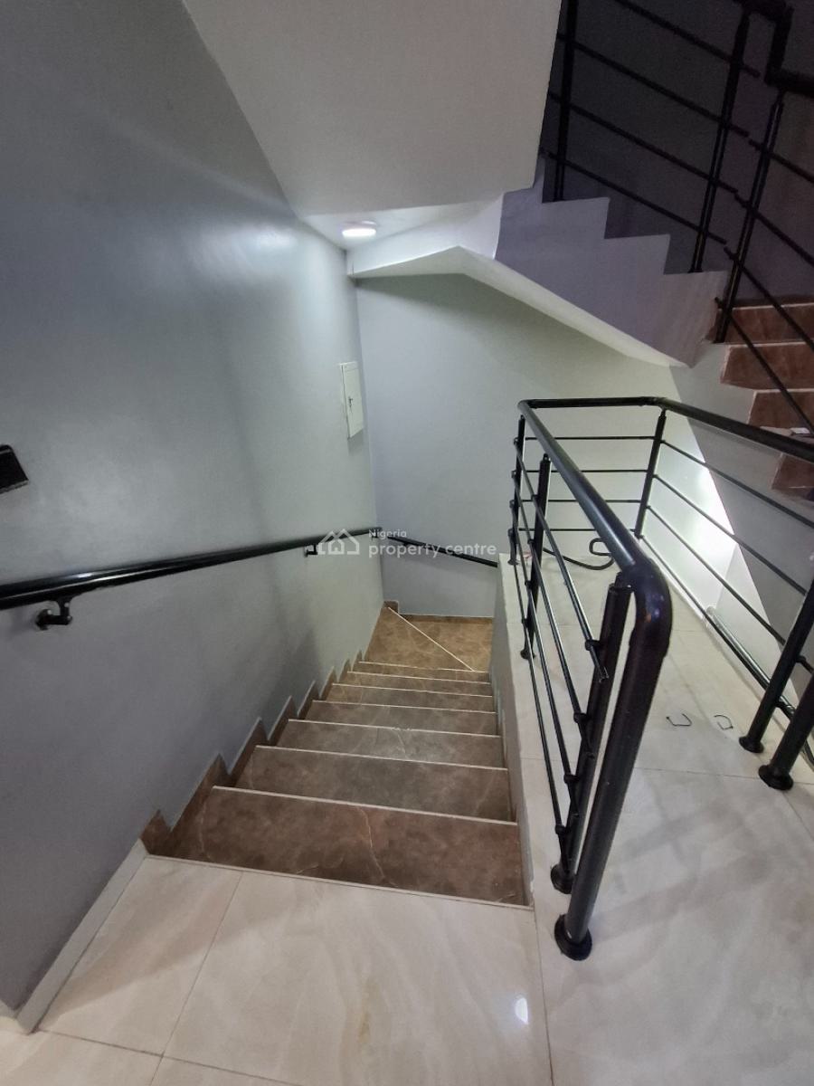 Large Serviced Exquisite 4 Bedrooms Duplex with Bq, Jacuzzi, Winterfell Estate, Iponri, Surulere, Lagos, Terraced Duplex for Rent