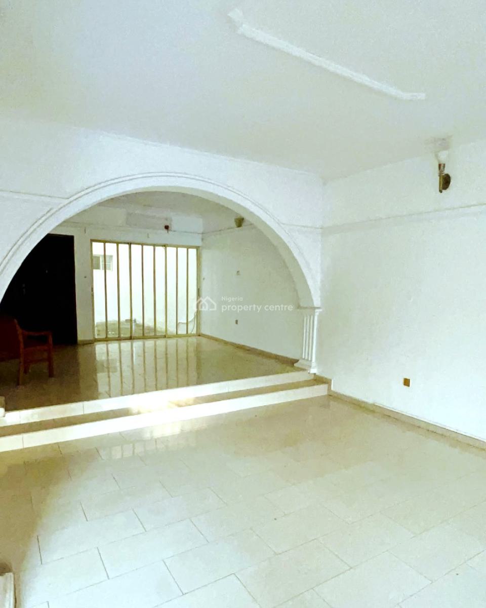 4 Bedroom Semi-detached, Lekki Phase 1, Lekki, Lagos, Semi-detached Duplex for Rent