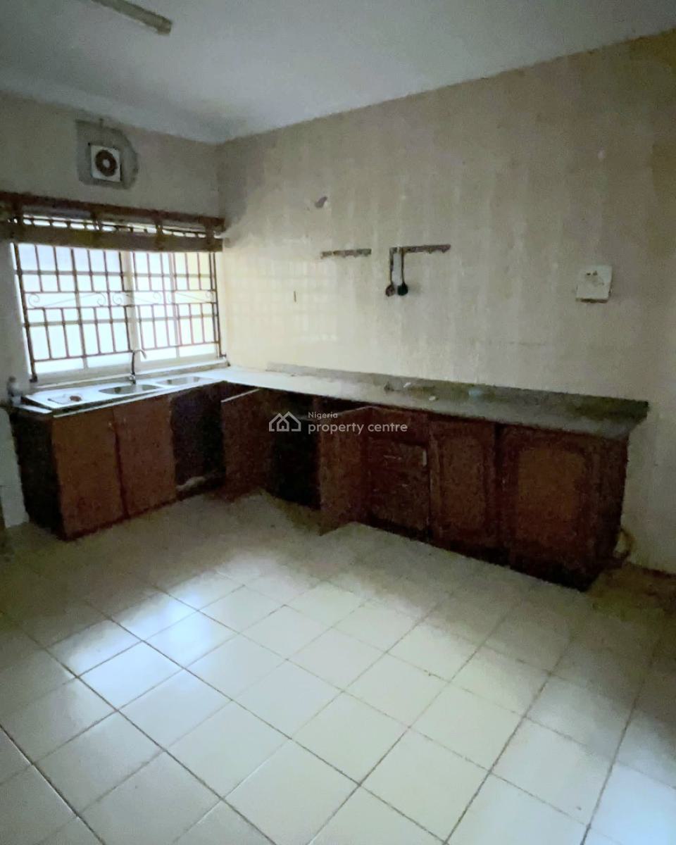 4 Bedroom Semi-detached, Lekki Phase 1, Lekki, Lagos, Semi-detached Duplex for Rent