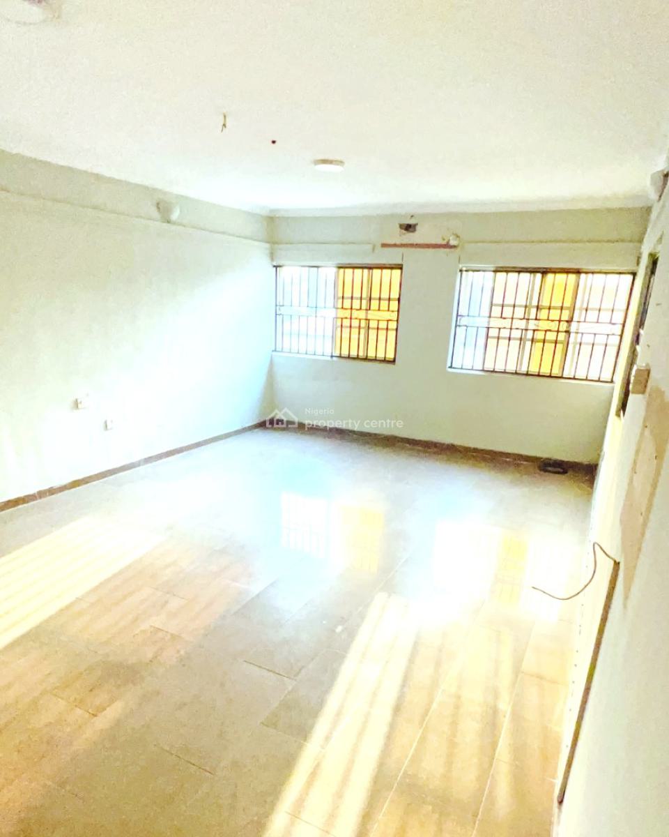 4 Bedroom Semi-detached, Lekki Phase 1, Lekki, Lagos, Semi-detached Duplex for Rent