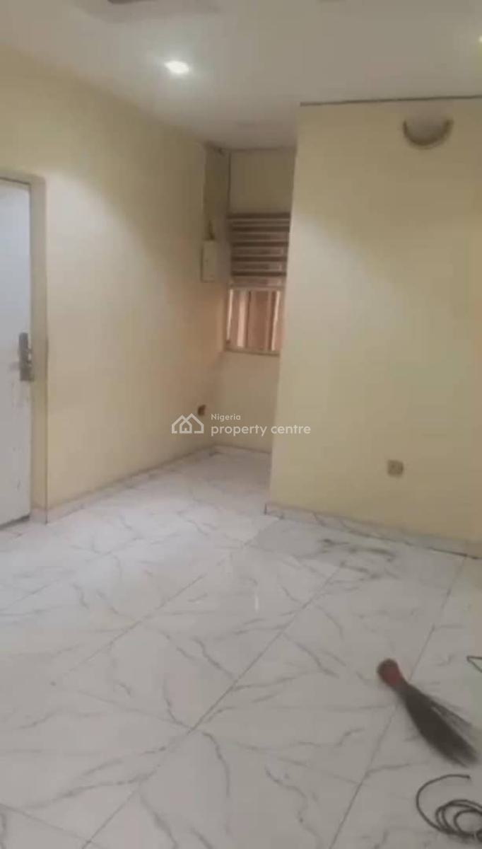 Lovely 2 Bedrooms Flat, Adetola Road, Aguda, Surulere, Lagos, Flat / Apartment for Rent