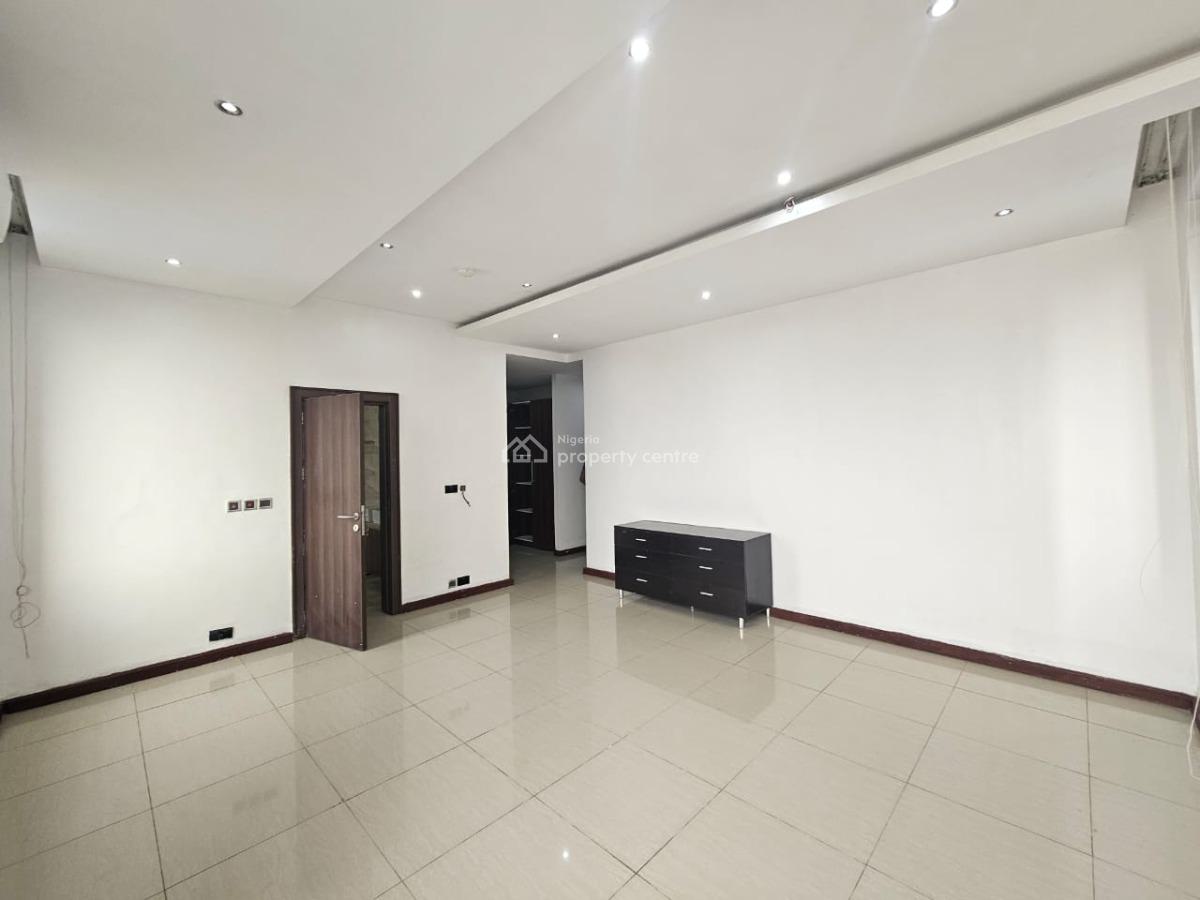 Luxury 3 Bedroom Apartment with 1 Room Bq with Swimming Pool&gym., Off Bourdillon Road, Old Ikoyi, Ikoyi, Lagos, Flat / Apartment for Rent