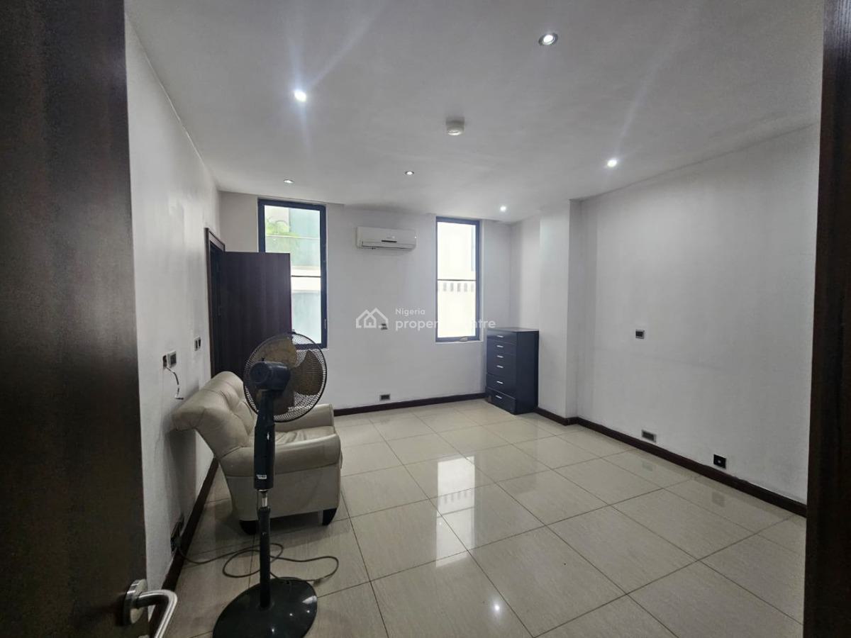 Luxury 3 Bedroom Apartment with 1 Room Bq with Swimming Pool&gym., Off Bourdillon Road, Old Ikoyi, Ikoyi, Lagos, Flat / Apartment for Rent