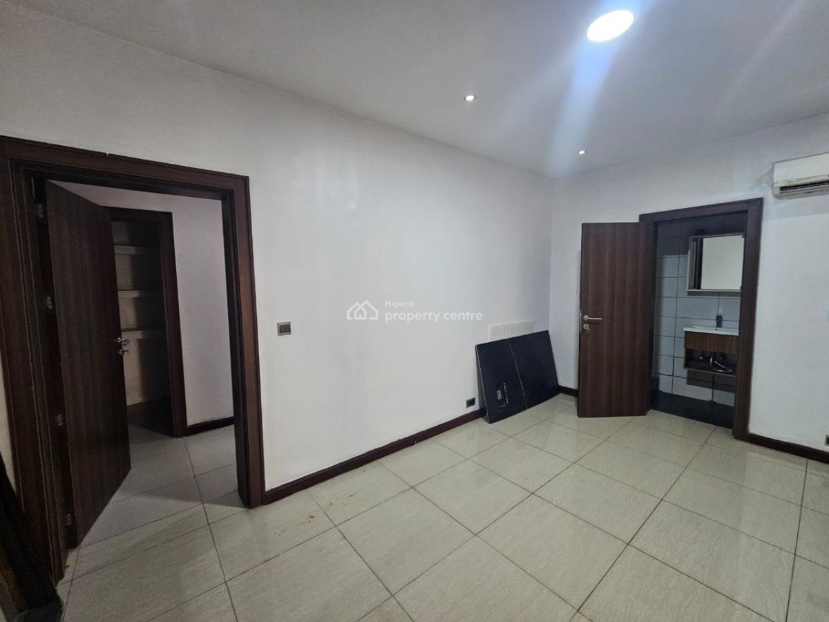 Luxury 3 Bedroom Apartment with 1 Room Bq with Swimming Pool&gym., Off Bourdillon Road, Old Ikoyi, Ikoyi, Lagos, Flat / Apartment for Rent
