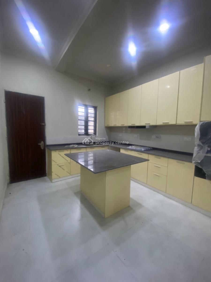 2 Bedroom Apartment, Ilasan, Lekki, Lagos, Flat / Apartment for Sale