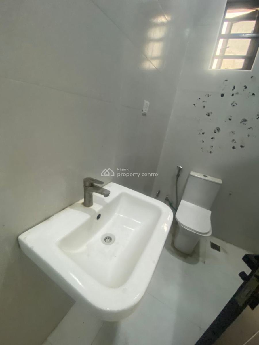 2 Bedroom Apartment, Ilasan, Lekki, Lagos, Flat / Apartment for Sale