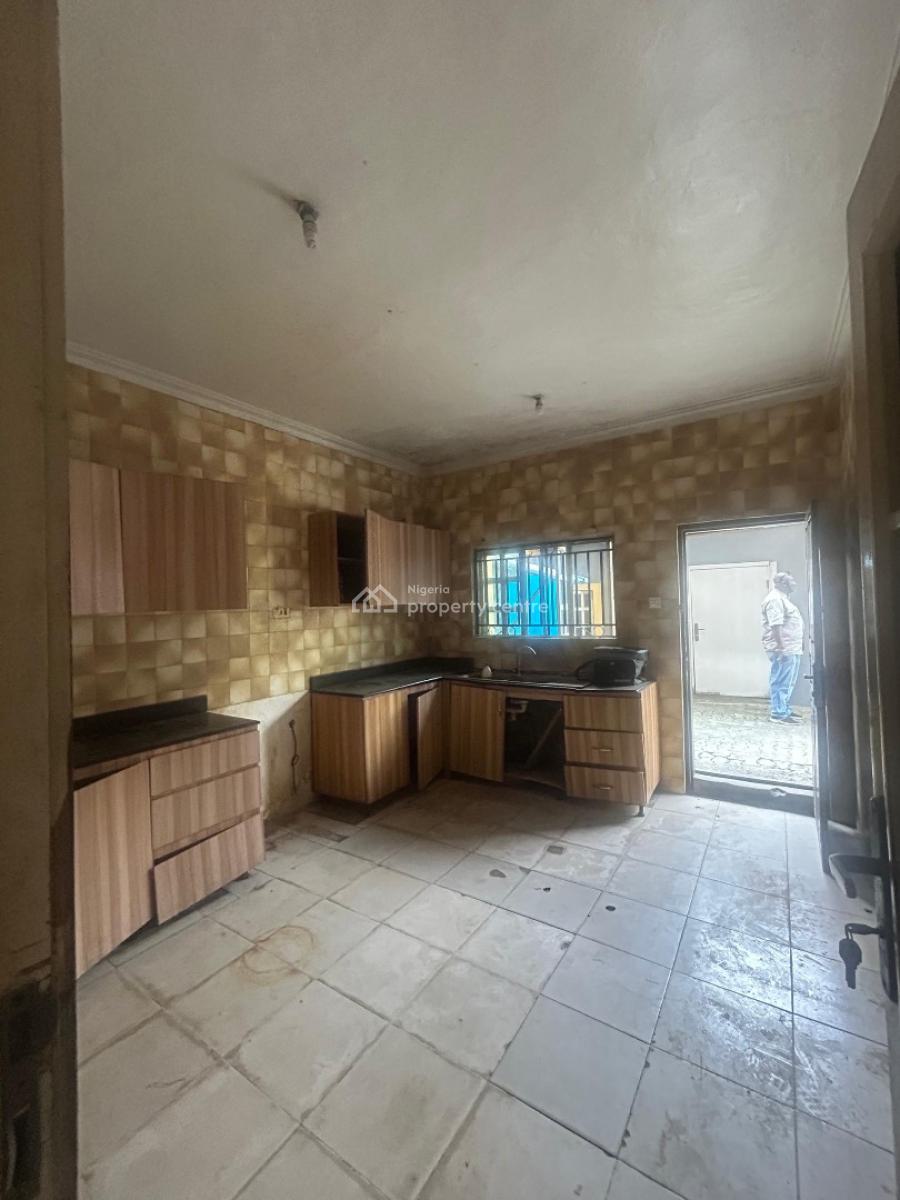 Well Maintained, Four (4) Bedroom Semi Detached Duplex with a Bq, Lekki Phase 1, Lekki, Lagos, Semi-detached Duplex for Sale