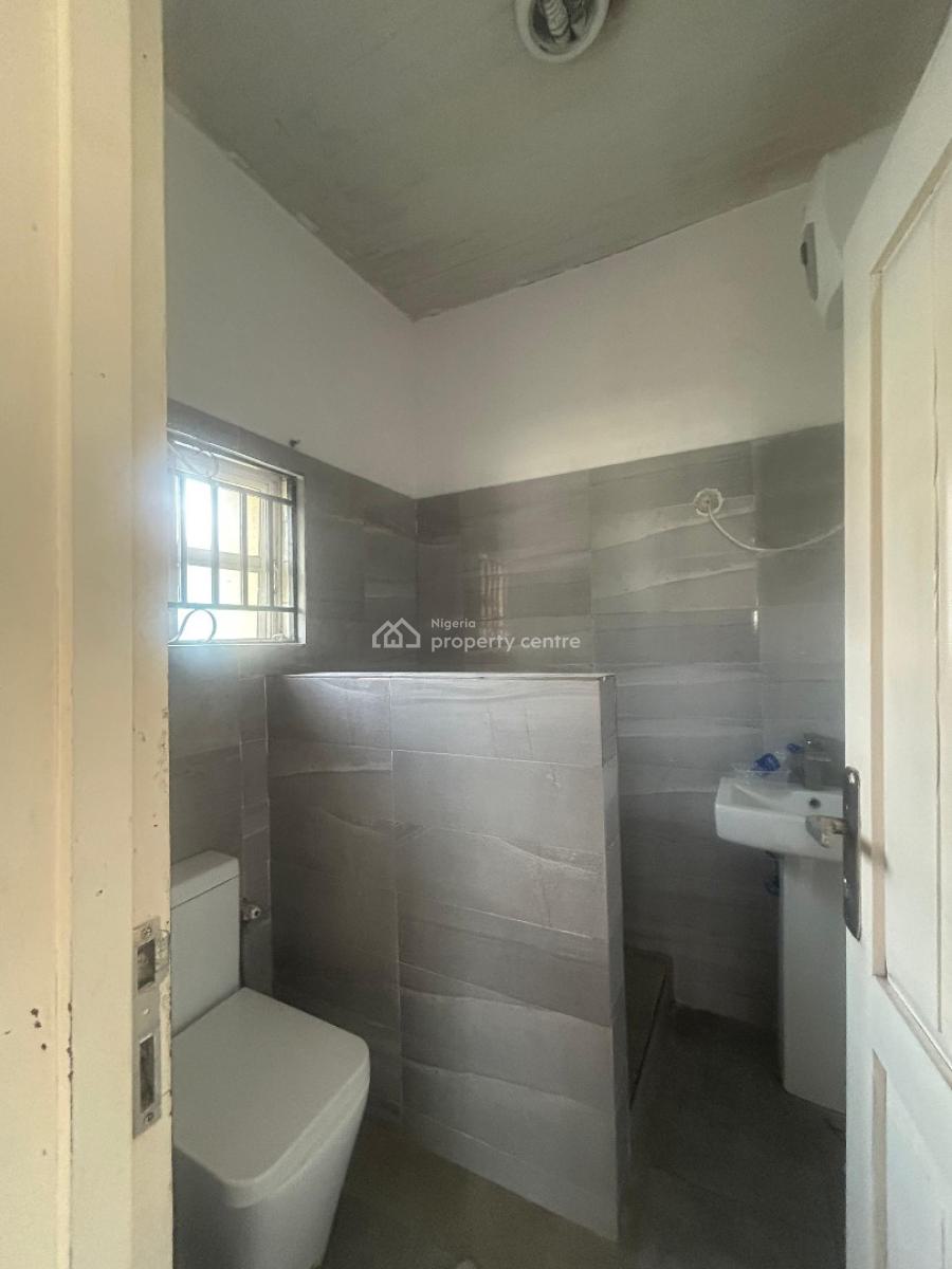 Well Maintained, Four (4) Bedroom Semi Detached Duplex with a Bq, Lekki Phase 1, Lekki, Lagos, Semi-detached Duplex for Sale