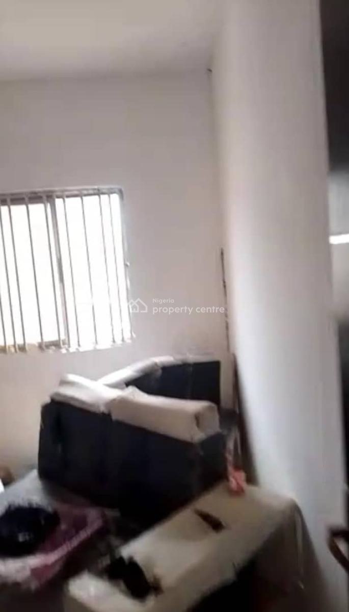 Lovely 3 Bedroom Flat, Off Kilo Bus Stop, Ikate, Surulere, Lagos, Flat / Apartment for Rent