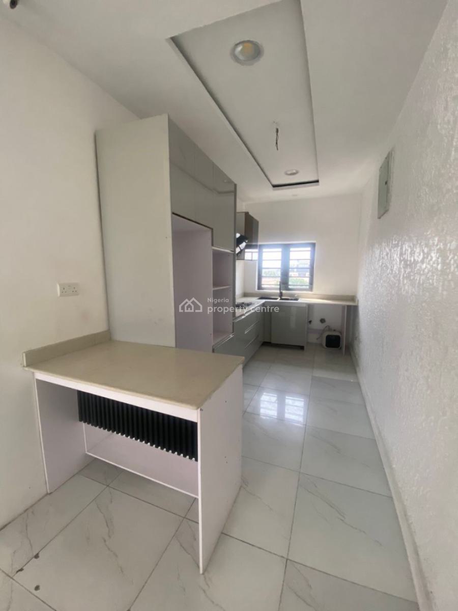 2 Bedroom Apartment, Ilasan, Lekki, Lagos, Flat / Apartment for Sale