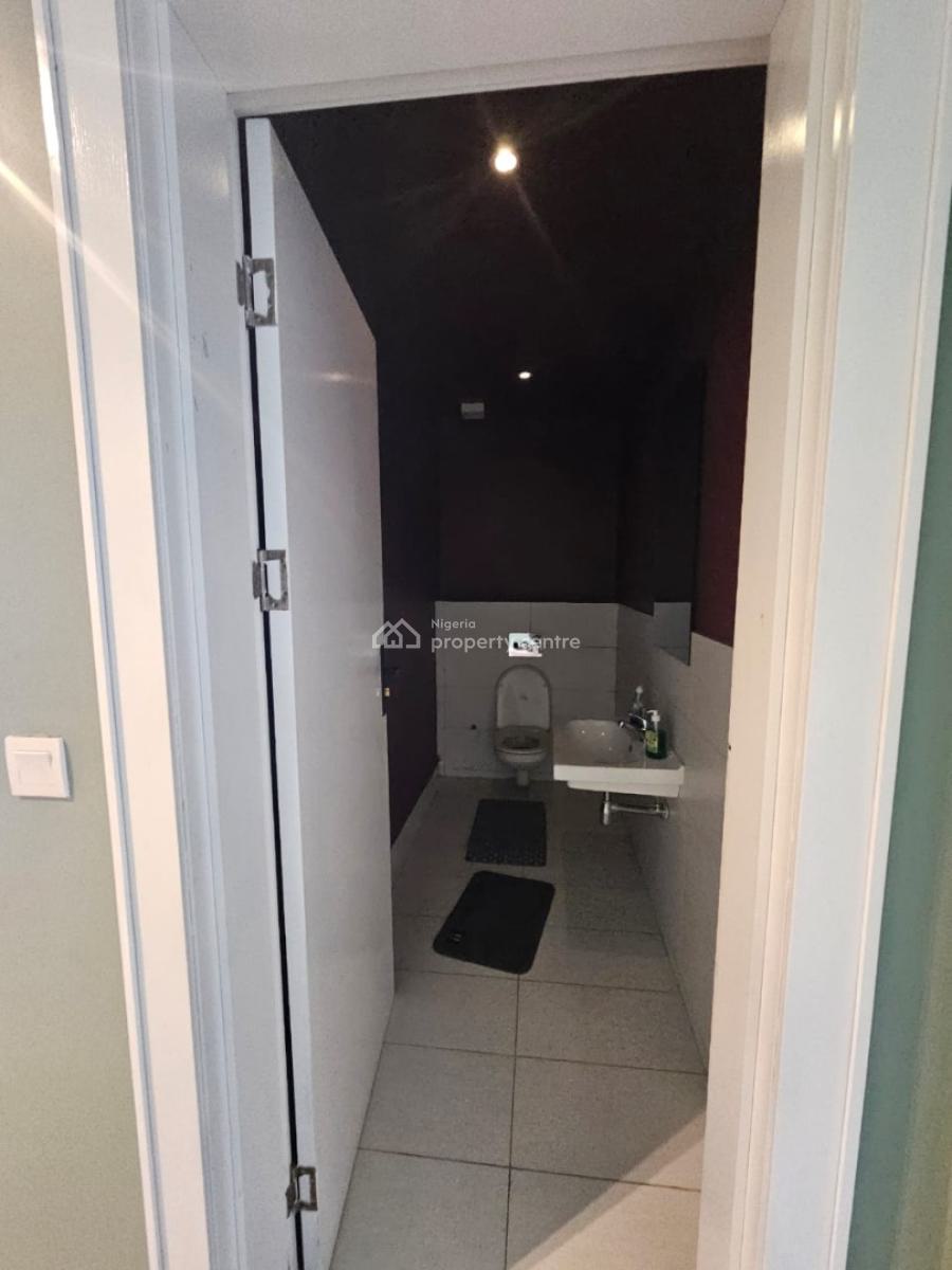 3 Bedrooms Apartment with Bq, Swimming Pool, Gym, Elevator, Etc., Lekki Phase 1, Lekki, Lagos, Flat / Apartment for Sale