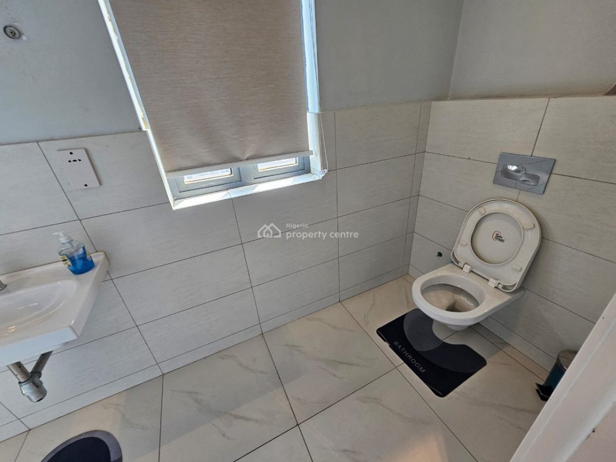 3 Bedrooms Apartment with Bq, Swimming Pool, Gym, Elevator, Etc., Lekki Phase 1, Lekki, Lagos, Flat / Apartment for Sale